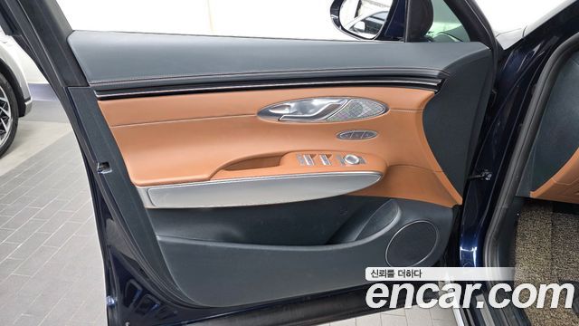Genesis GV70 2.5T Gasoline AWD 2022 — фото 24