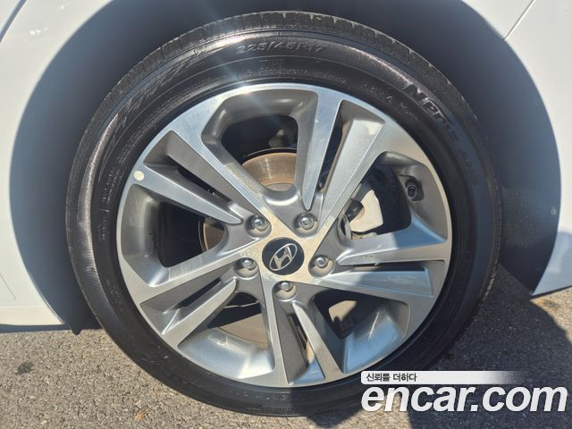 Hyundai Avante (AD) 1.6 GDI Value Plus 2018 — фото 18