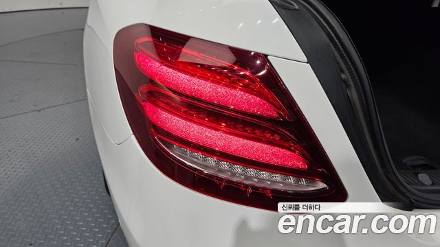 Mercedes-Benz E-Class (W213) E300 Avantgarde 2019 — фото 23