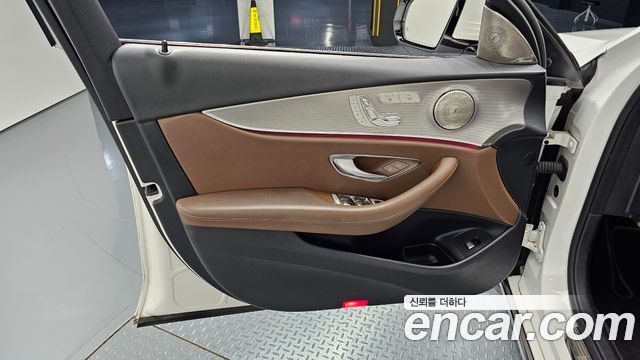 Mercedes-Benz E-Class (W213) E300 Avantgarde 2019 — фото 24