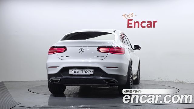 Mercedes-Benz GLC-Class (X253) GLC300 4MATIC AMG Line Coupe 2019 — фото 4