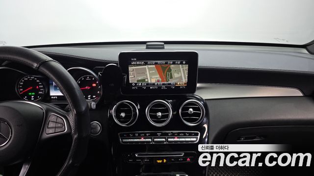 Mercedes-Benz GLC-Class (X253) GLC300 4MATIC AMG Line Coupe 2019 — фото 14