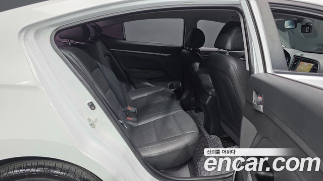 Hyundai Avante (AD) 1.6 GDI Value Plus 2017 — фото 12