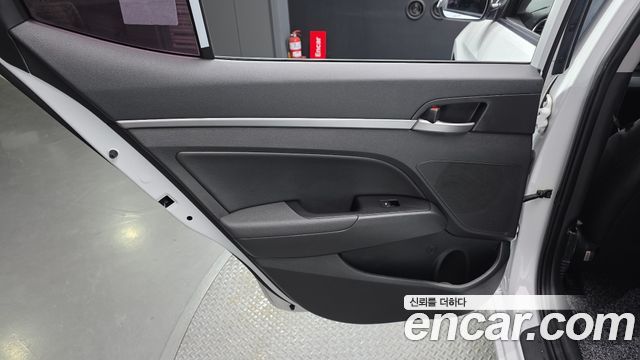 Hyundai Avante (AD) 1.6 GDI Value Plus 2017 — фото 25