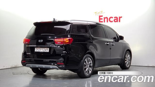 Kia Carnival 9-Seater Prstige 2020 — фото 2