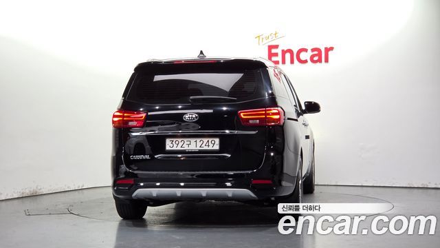 Kia Carnival 9-Seater Prstige 2020 — фото 4