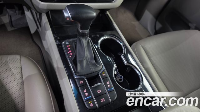 Kia Carnival 9-Seater Prstige 2020 — фото 9