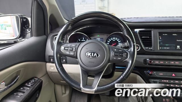Kia Carnival 9-Seater Prstige 2020 — фото 13