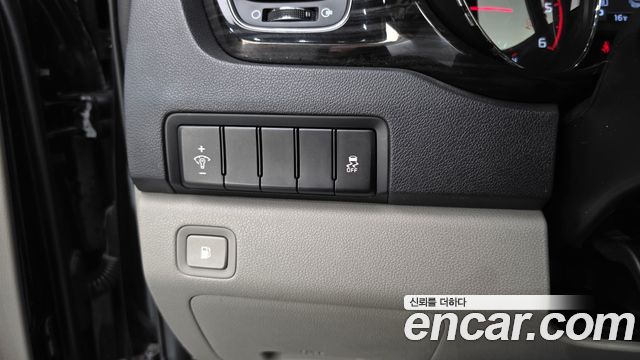 Kia Carnival 9-Seater Prstige 2020 — фото 16