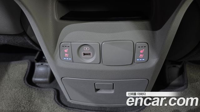 Kia Carnival 9-Seater Prstige 2020 — фото 19
