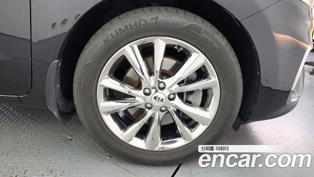 Kia Carnival 9-Seater Prstige 2020 — фото 21