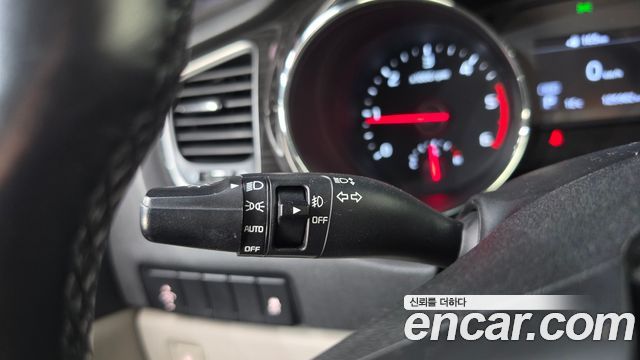 Kia Carnival 9-Seater Prstige 2020 — фото 27