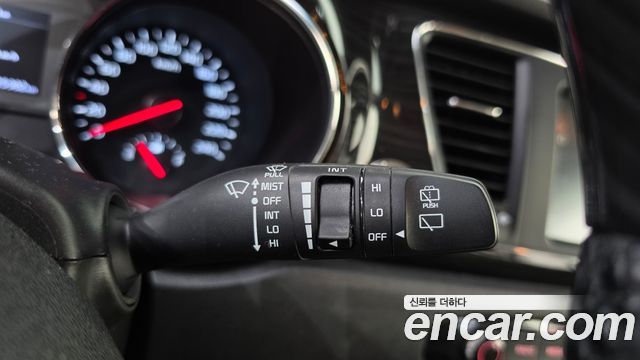 Kia Carnival 9-Seater Prstige 2020 — фото 29