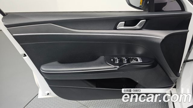 Kia K5 (III) 2.0 Trendy 2020 — фото 24