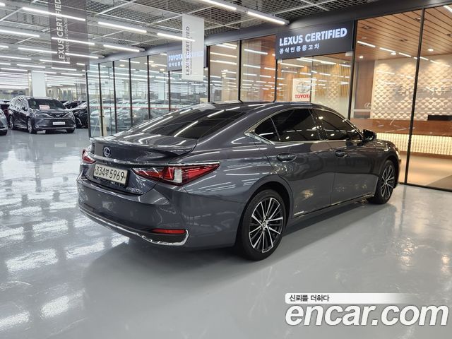 Lexus ES300h (VII) Luxury 2022 — фото 2