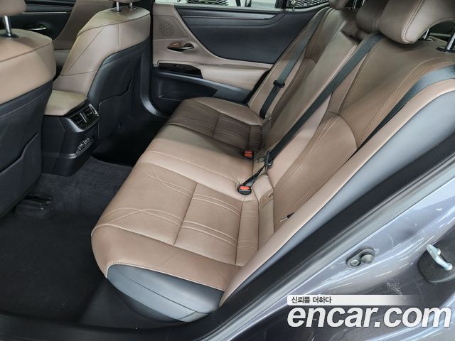 Lexus ES300h (VII) Luxury 2022 — фото 15