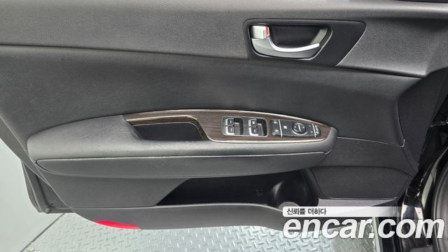 Kia K5 (II) 2.0 MX Luxury 2016 — фото 24