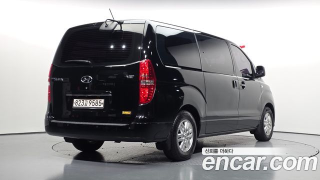 Hyundai Grand Starex Van 5-Seater Modern 2019 — фото 2