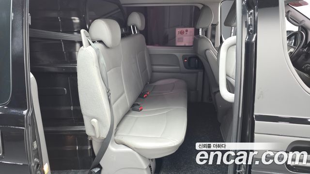 Hyundai Grand Starex Van 5-Seater Modern 2019 — фото 12