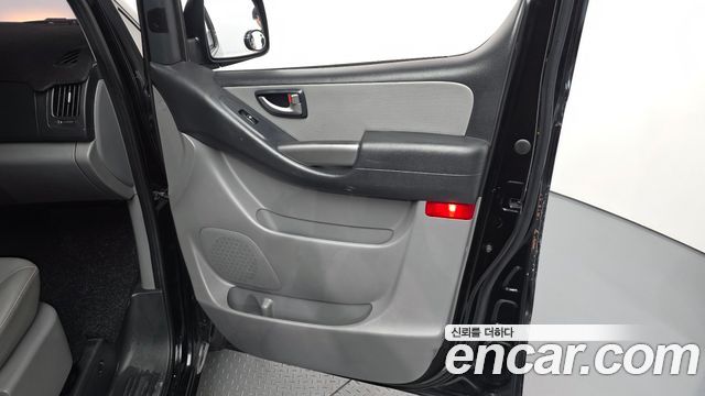 Hyundai Grand Starex Van 5-Seater Modern 2019 — фото 24