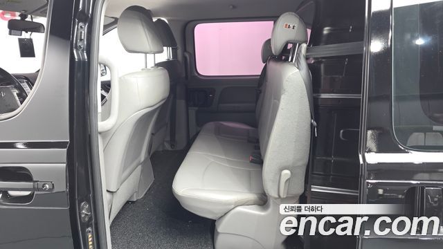 Hyundai Grand Starex Van 5-Seater Modern 2019 — фото 26