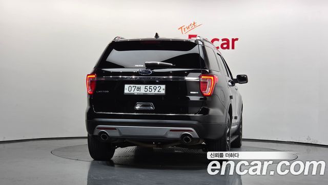 Ford Explorer 2.3 Limited 4WD 5th 2017 — фото 4