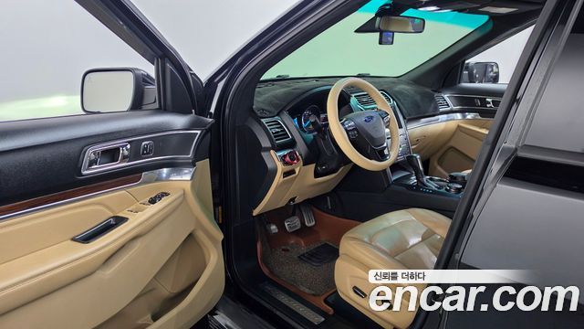 Ford Explorer 2.3 Limited 4WD 5th 2017 — фото 10