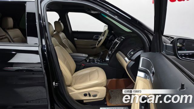 Ford Explorer 2.3 Limited 4WD 5th 2017 — фото 11