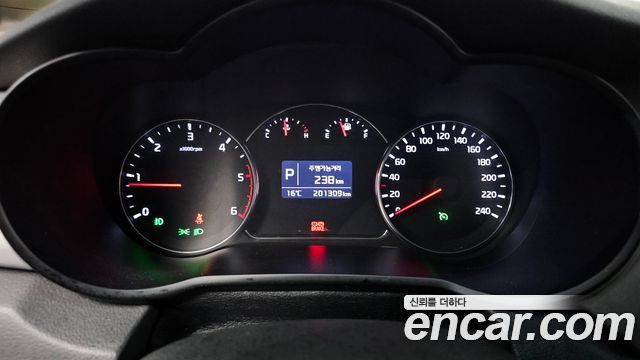 Kia Carens 1.7 VGT Prestige 2014 — фото 8