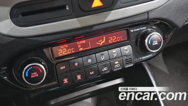 Kia Carens 1.7 VGT Prestige 2014 — фото 15