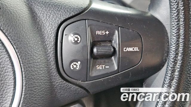 Kia Carens 1.7 VGT Prestige 2014 — фото 16