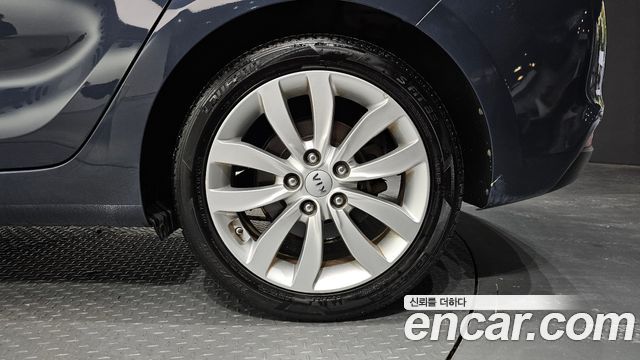 Kia Carens 1.7 VGT Prestige 2014 — фото 21