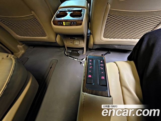 Kia Carnival 9-seater Hi-Limousine Prestige 2016 — фото 10