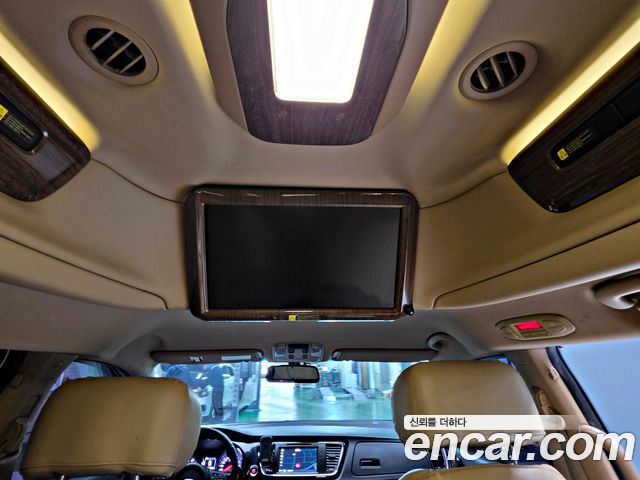 Kia Carnival 9-seater Hi-Limousine Prestige 2016 — фото 16