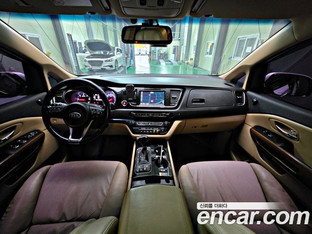 Kia Carnival 9-seater Hi-Limousine Prestige 2016 — фото 17