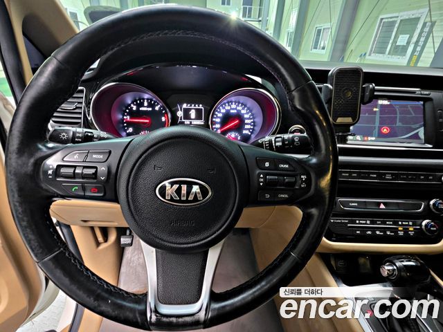 Kia Carnival 9-seater Hi-Limousine Prestige 2016 — фото 18