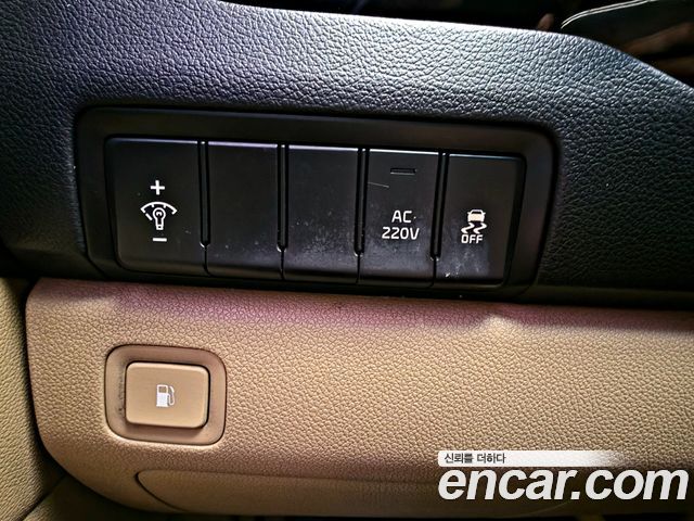 Kia Carnival 9-seater Hi-Limousine Prestige 2016 — фото 20