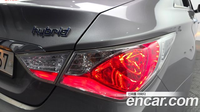 Hyundai Sonata Hybrid 2.0 Premium 2014 — фото 23
