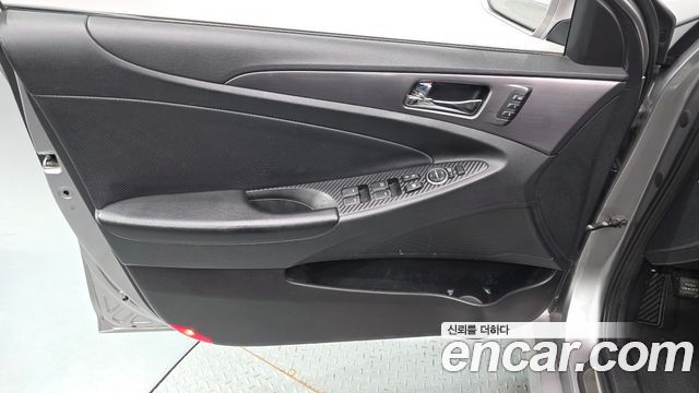 Hyundai Sonata Hybrid 2.0 Premium 2014 — фото 24