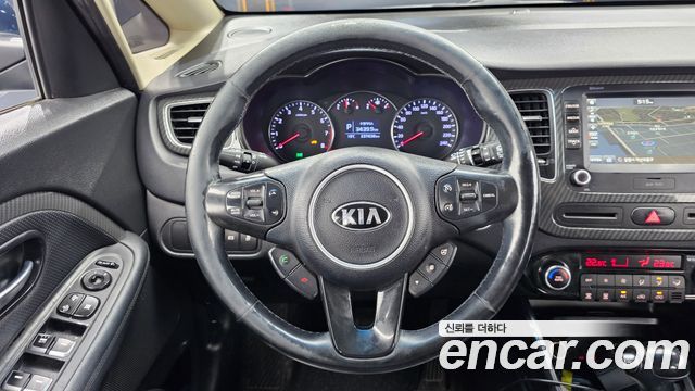 Kia Carens 2.0 LPI Prestige 2017 — фото 13