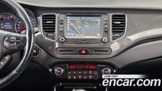 Kia Carens 2.0 LPI Prestige 2017 — фото 14