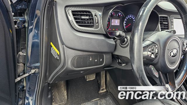 Kia Carens 2.0 LPI Prestige 2017 — фото 17