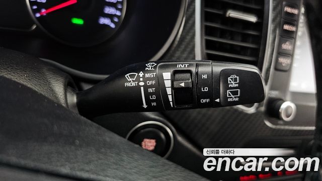 Kia Carens 2.0 LPI Prestige 2017 — фото 27