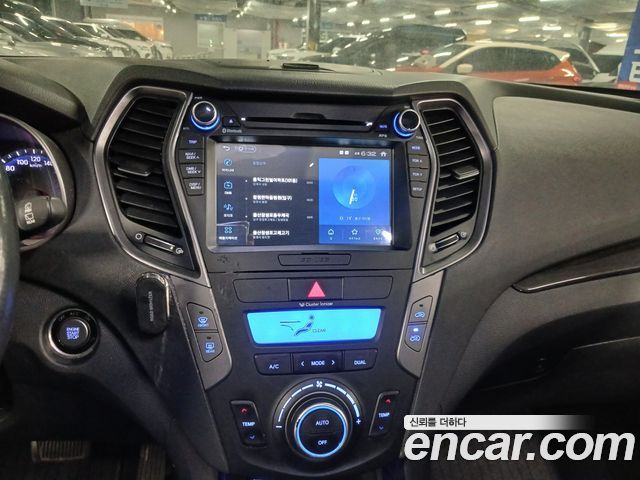 Hyundai Santa Fe (DM) Diesel(e-VGT) 2.0 2WD Premium 2013 — фото 23