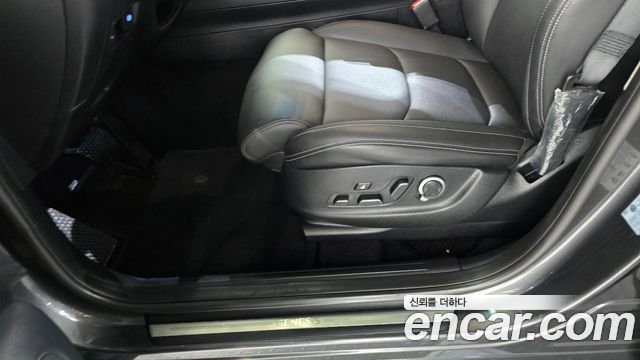 Genesis GV70 2.2 Diesel AWD 2022 — фото 28