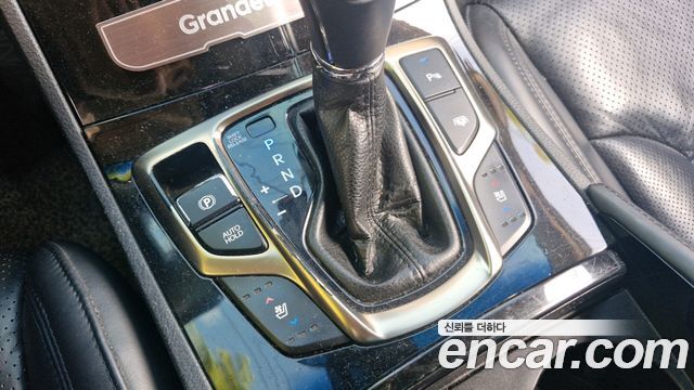 Hyundai Grandeur (HG) LPG HG300 Executive 2012 — фото 18