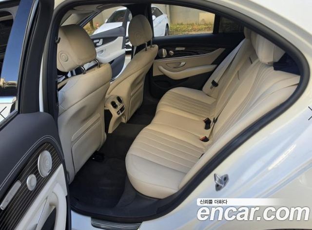 Mercedes-Benz E-Class (W213) E450 4MATIC Exclusive 2023 — фото 7