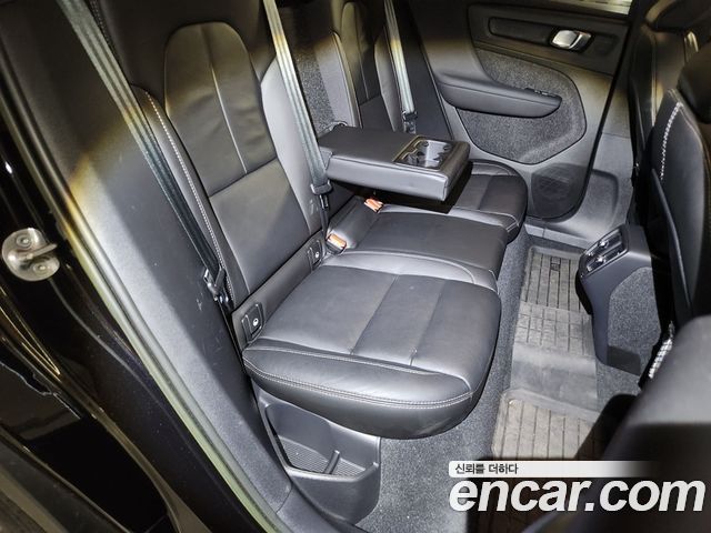Volvo XC40 B4 Ultimate Bright 2023 — фото 16