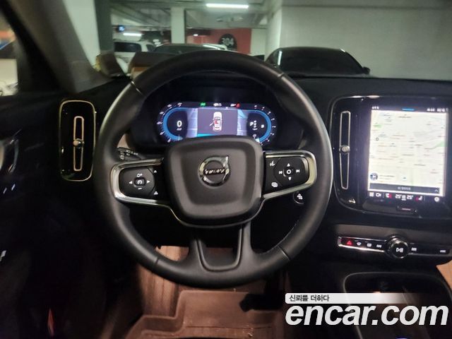 Volvo XC40 B4 Ultimate Bright 2023 — фото 17
