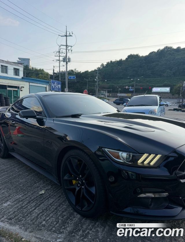 Ford Mustang GT Coupe 2017 — фото 2
